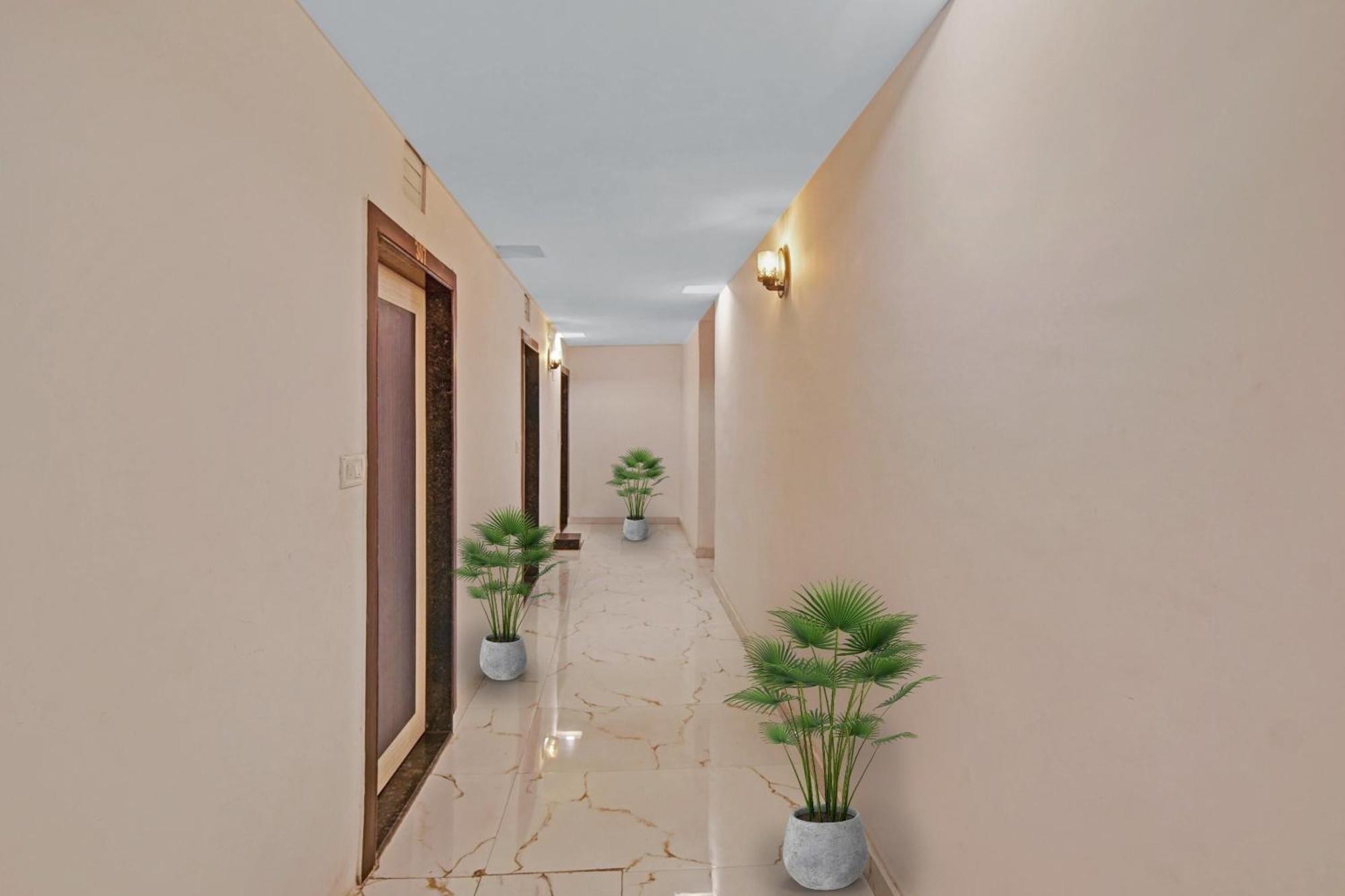 Hotel O Sandeep Rāipur Esterno foto