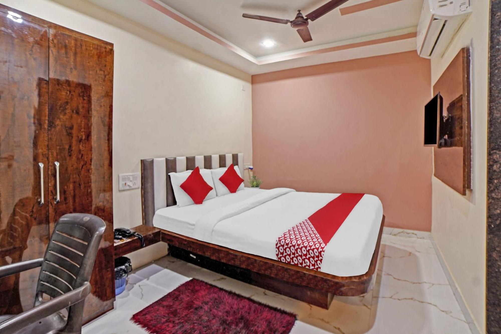 Hotel O Sandeep Rāipur Esterno foto